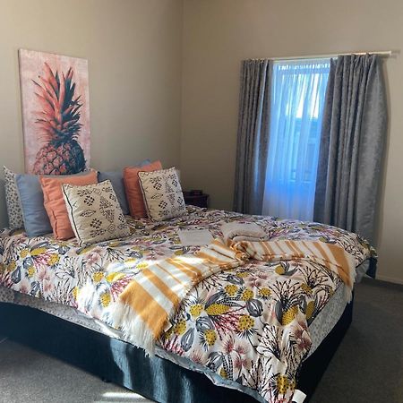 Bed and Breakfast Warm On Waterloo Palmerston North Exterior foto