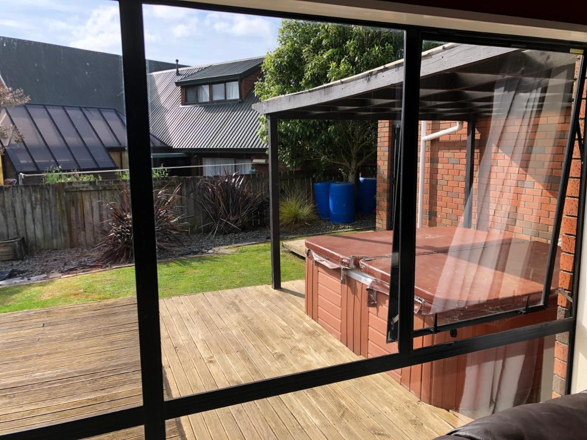 Bed and Breakfast Warm On Waterloo Palmerston North Exterior foto
